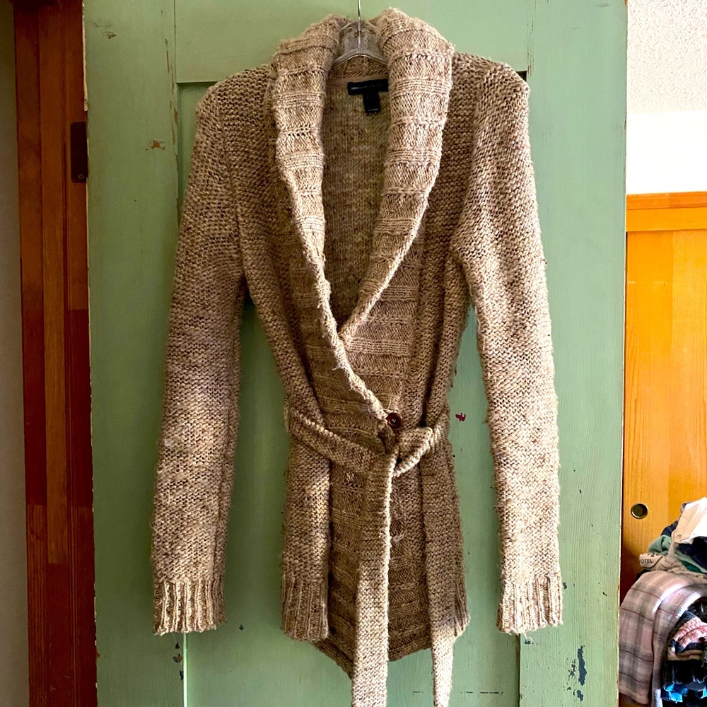 Cozy Knit Belted Sweater - Cream and grays